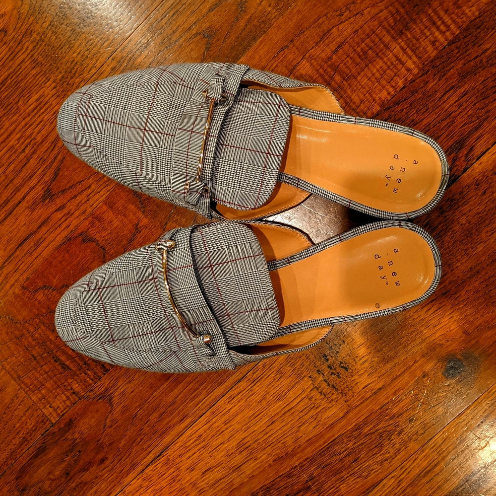 Flat Mules
